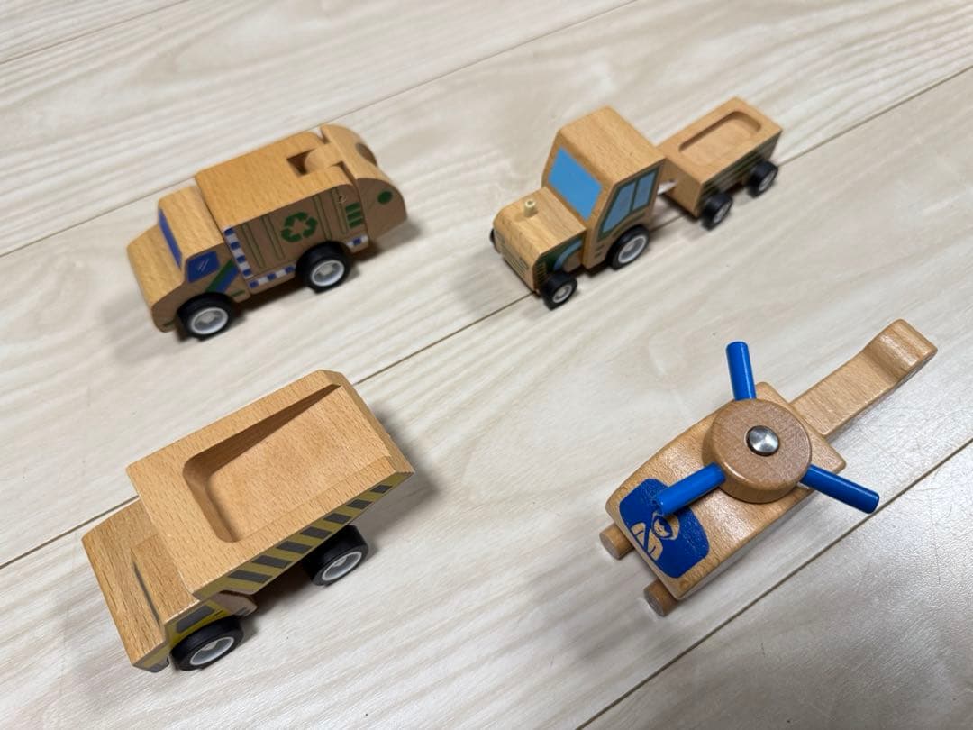 Click clack　知育・木製玩具　働く車　13個セット