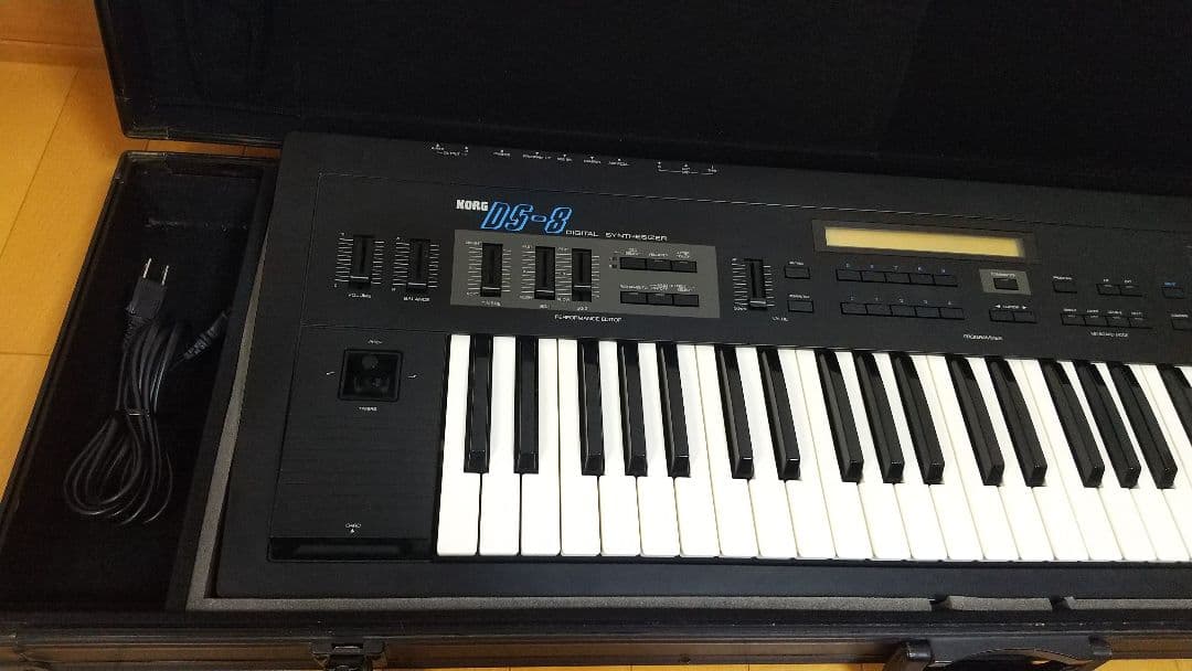 【純正ハードケース付き】希少 KORG DS-8 シンセサイザー