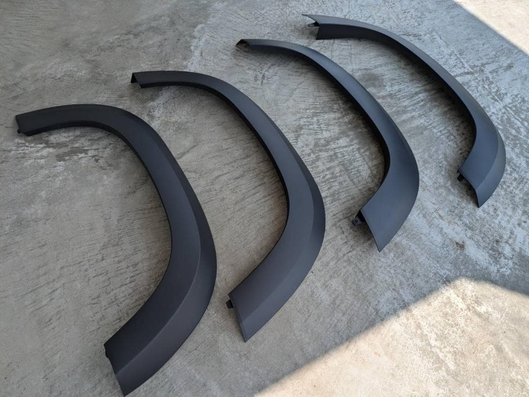 【新品未使用】ランドローバー DEFENDER 90用 オーバーフェンダー