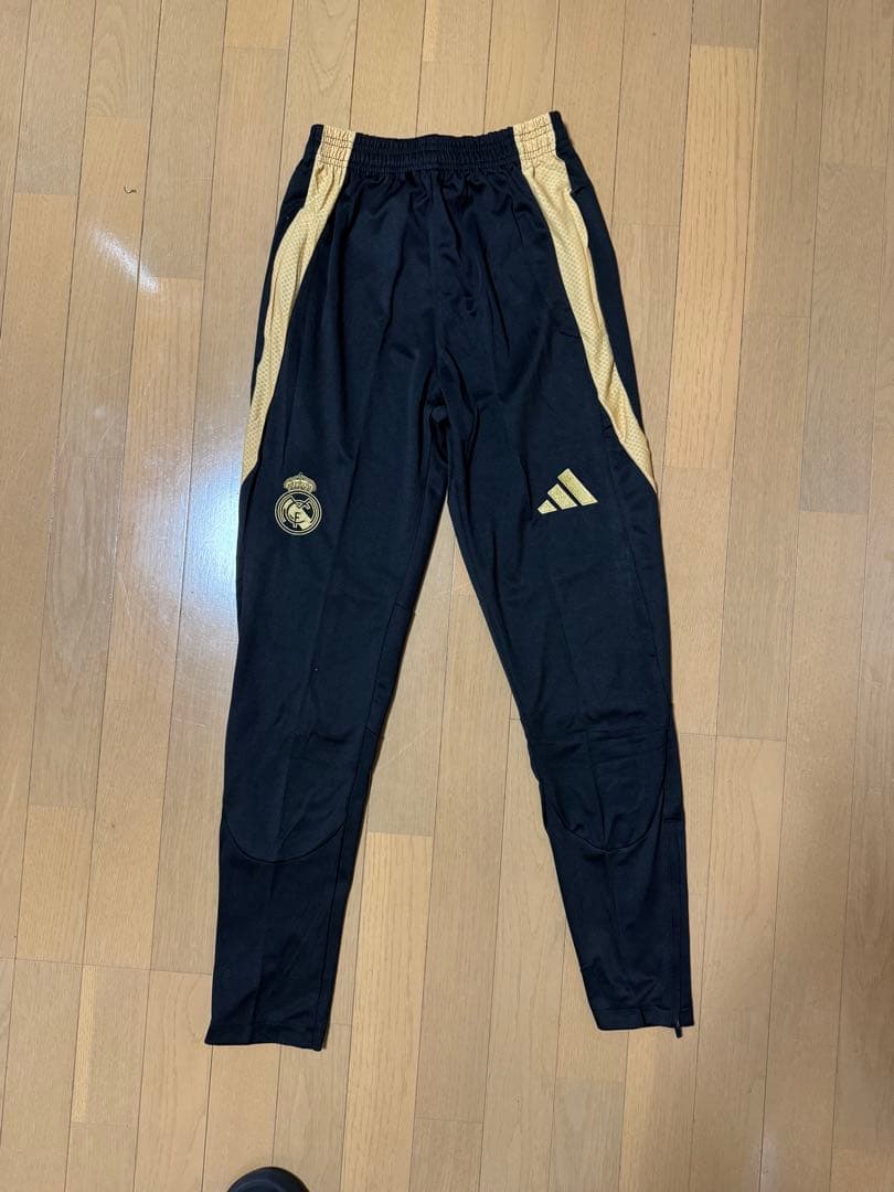 レアル・マドリード 長袖ジャージ 黒金　上下セット　M