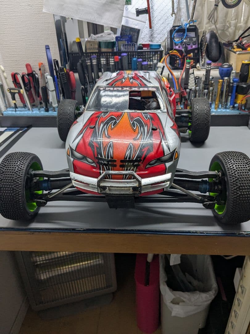 トラクサス レボ GPよりの電動変換仕様車　新品ボデー付き