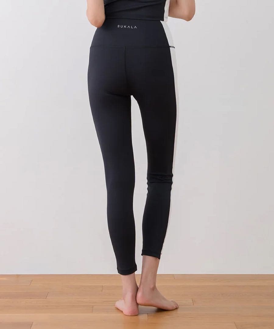 LABA SUKALA バイカラーアシンメトリーレギンス　黒　Ｍサイズ