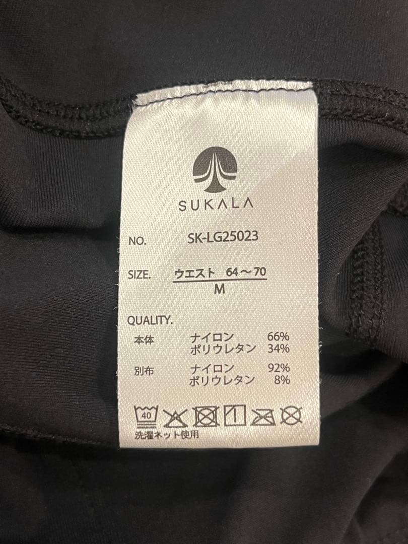 LABA SUKALA バイカラーアシンメトリーレギンス　黒　Ｍサイズ