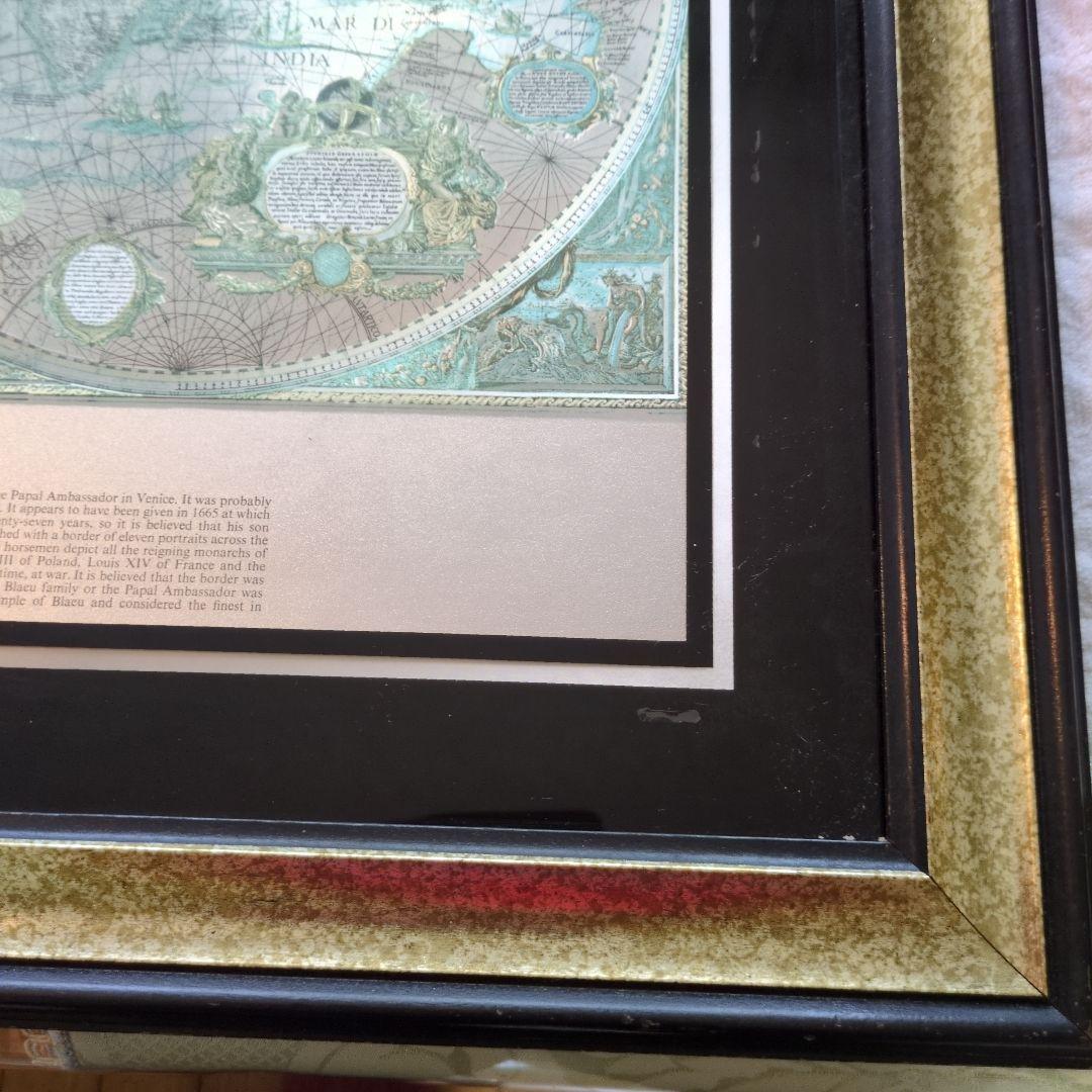 再値下げ26555円 アンティーク風世界地図 二つの球体地図、人気の金＆黒の額縁