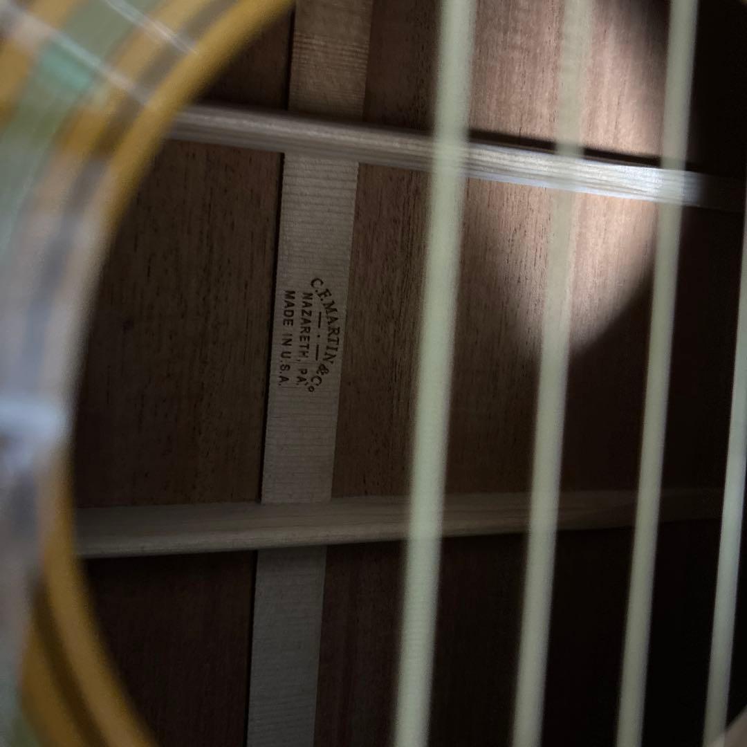 Martin D-18アコースティックギター