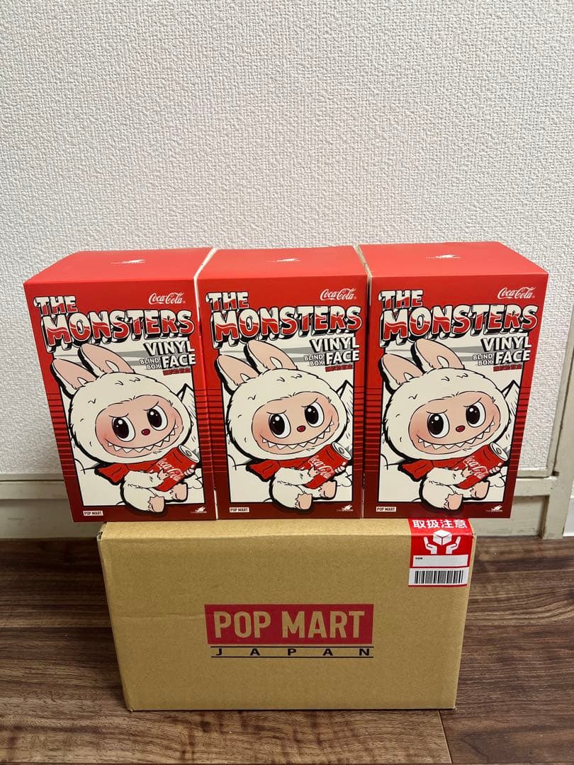 THE MONSTERS LABUBU コカ・コーラ