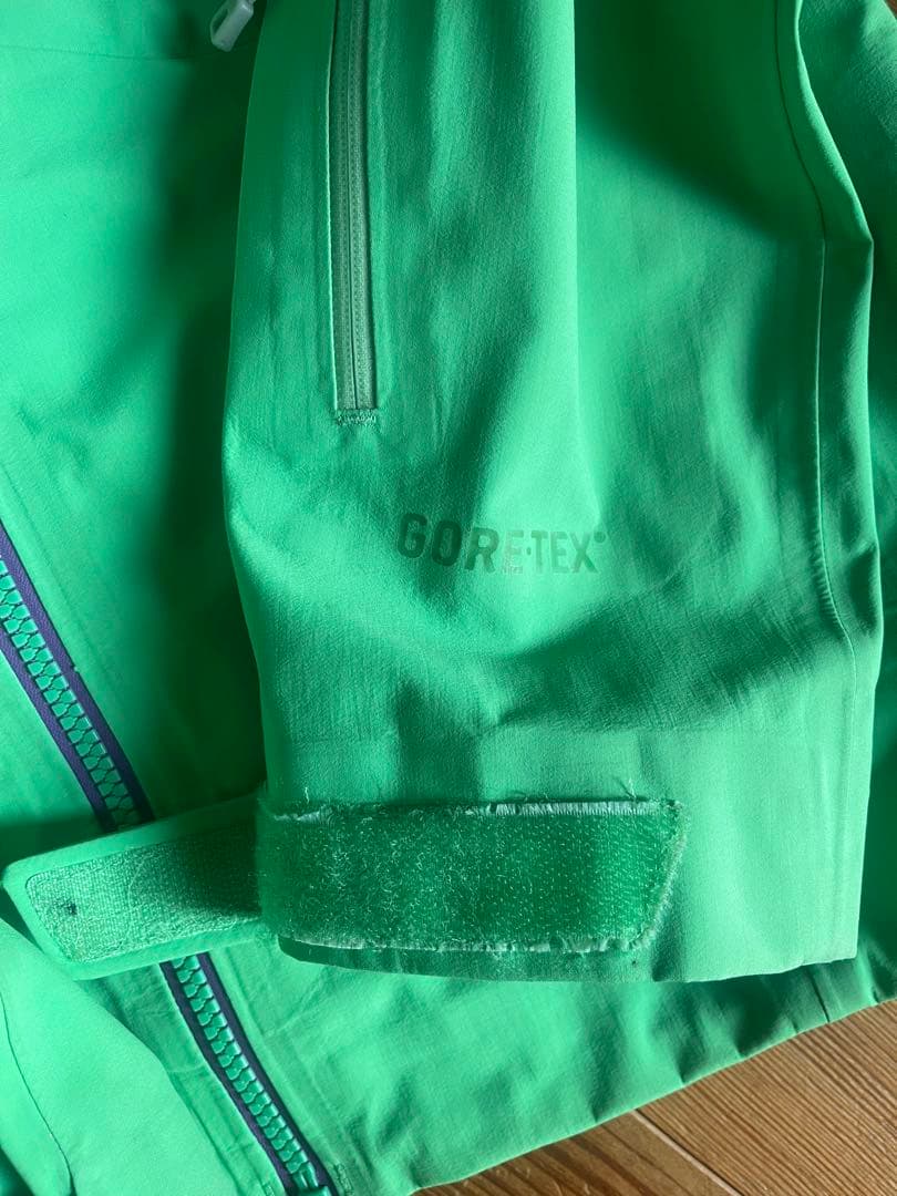 patagonia スノージャケット　スノーウェア