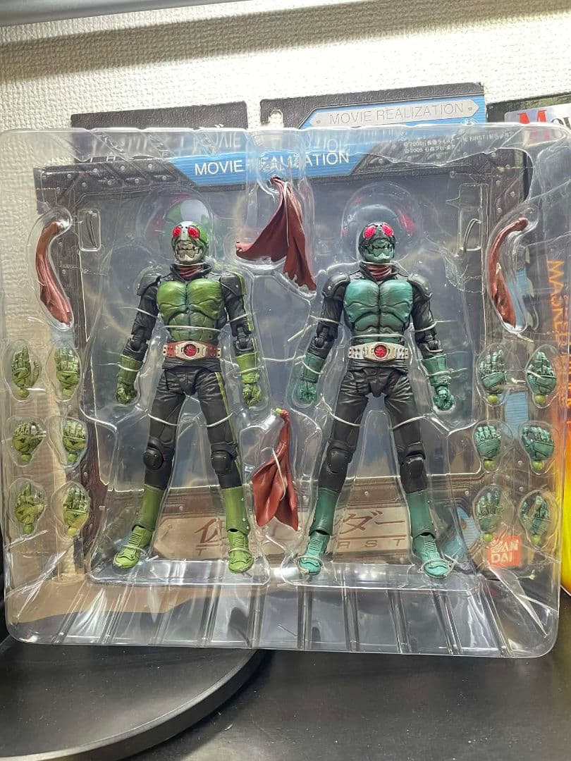 美品　MOVIE REALIZATION 仮面ライダー 1号＆2号　フィギュア