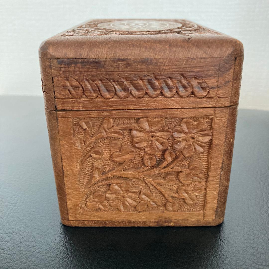 木製彫刻箱　カードケース　アンティーク　ヴィンテージ