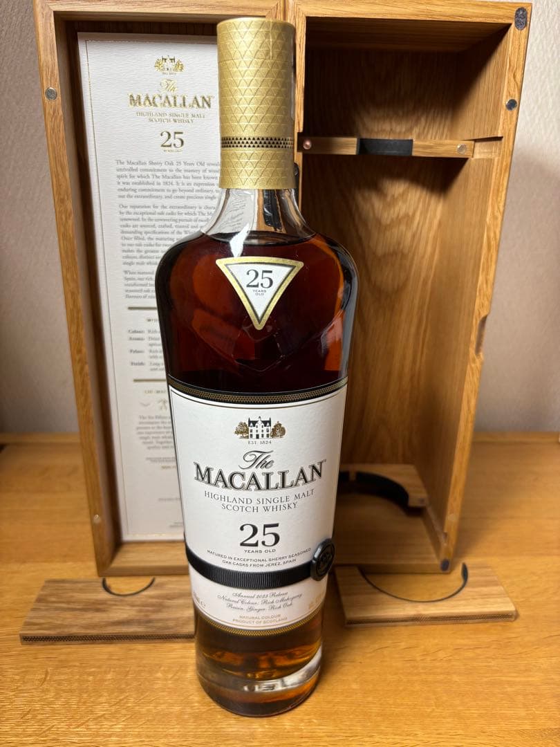 The Macallan 25年 【新品未開栓・サントリー正規品】