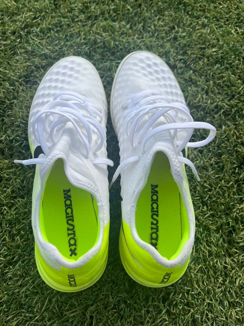 NIKE ナイキ　マジスタXフィナーレ　フットサルシューズ28 マジスタ