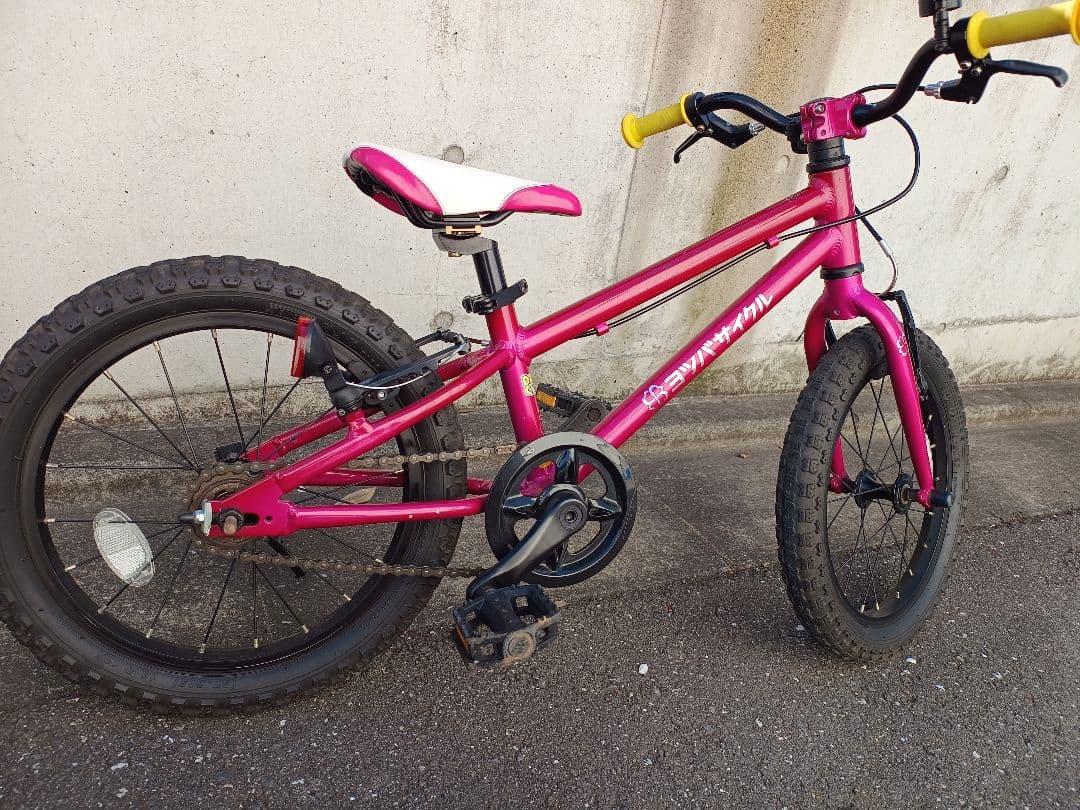 ヨツバサイクルクリスタルピンク16インチ補助輪付き　手渡し限定