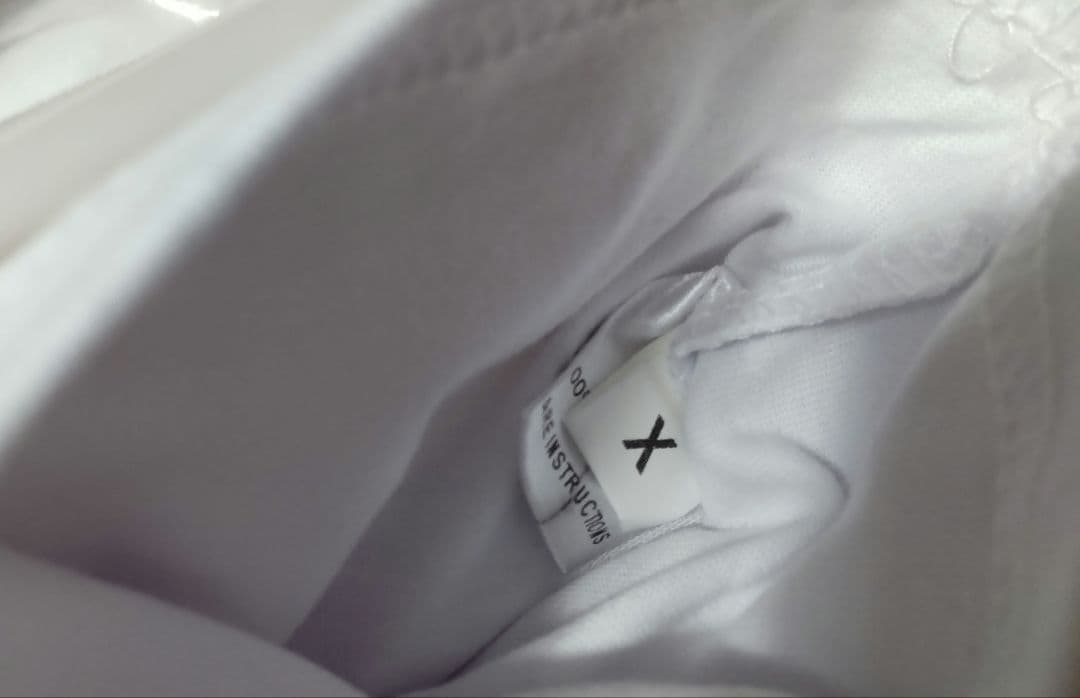 マダラニンゲン　PUN Tシャツ　ホワイト