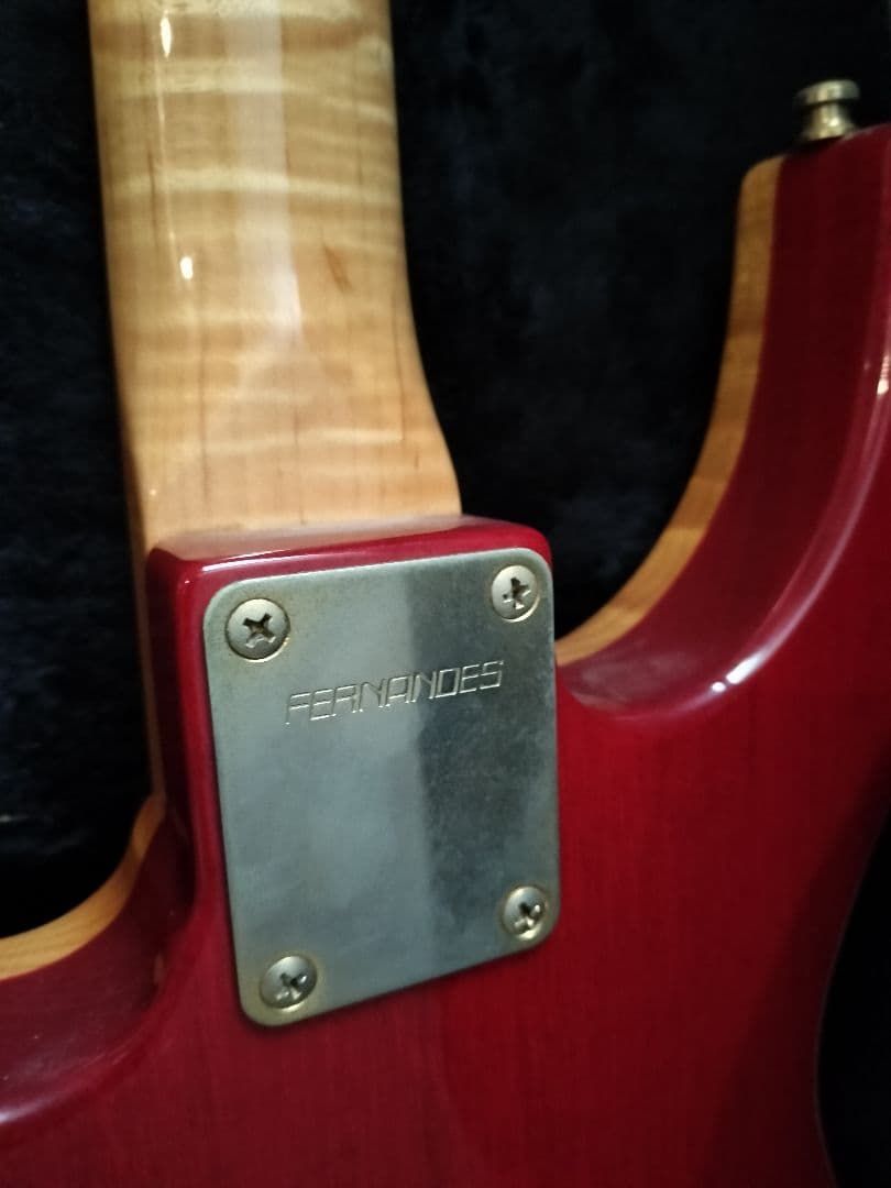 Fernandes LA-240KK L'Arc-en-Ciel kenモデル