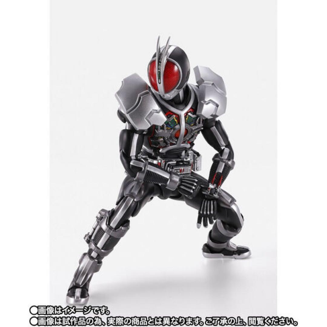 楽一番公式アカウント01　仮面ライダーファイズ アクセルフォーム
