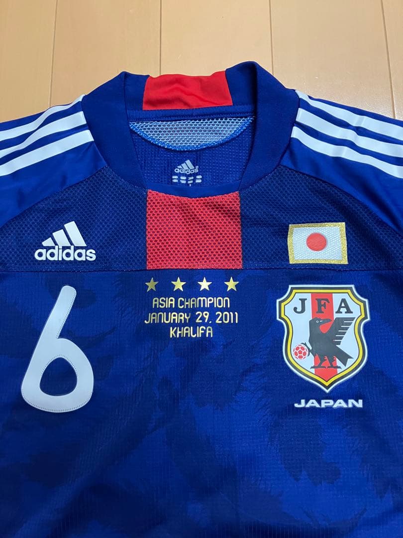 内田篤人　サッカー　日本代表　ユニフォーム　Jリーグ　ワールドカップ　FIFA