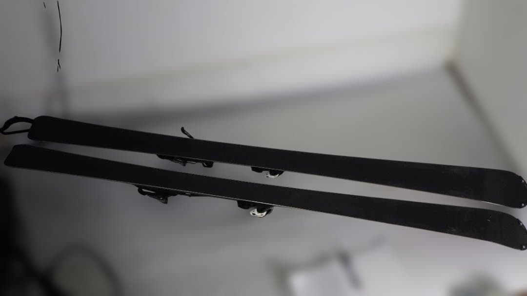 VOLKL RTM TIP ROCKER 173 スキー板 黒/赤 カーボン訳有