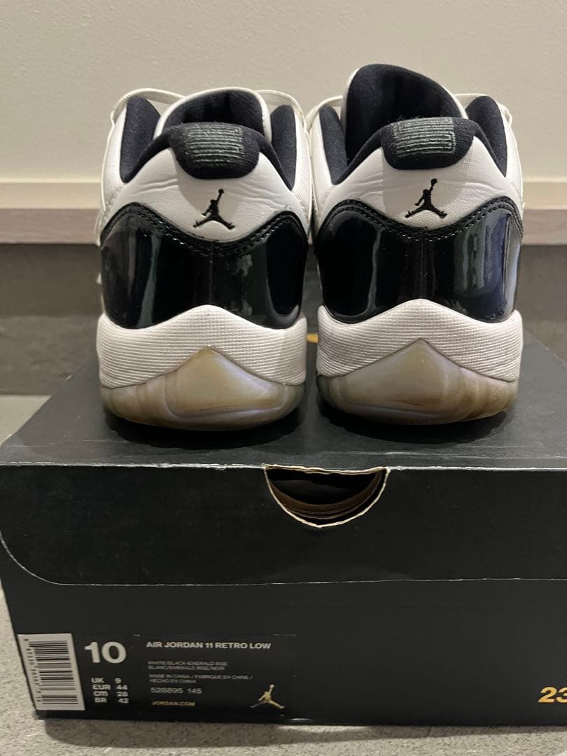 エアジョーダン11 LOW コンコルド