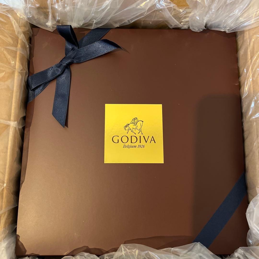 期間限定品　ゴディバ ラグジュアリーボックス チョコレート　定価23,220円