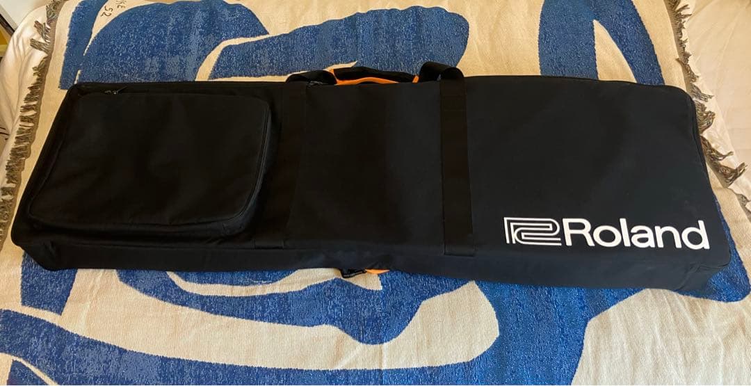 Roland FA07 シンセサイザー　FA-07 76鍵