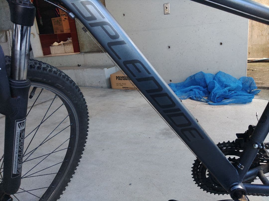 自転車　一年ほど使用　フロントタイヤ交換後半年使用　現状優先