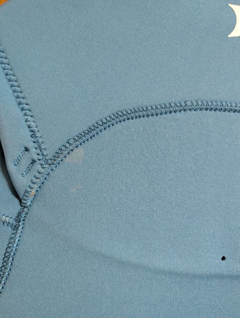 半額以下！新品未使用タグ付　長袖フルスーツHurley　レディースMS