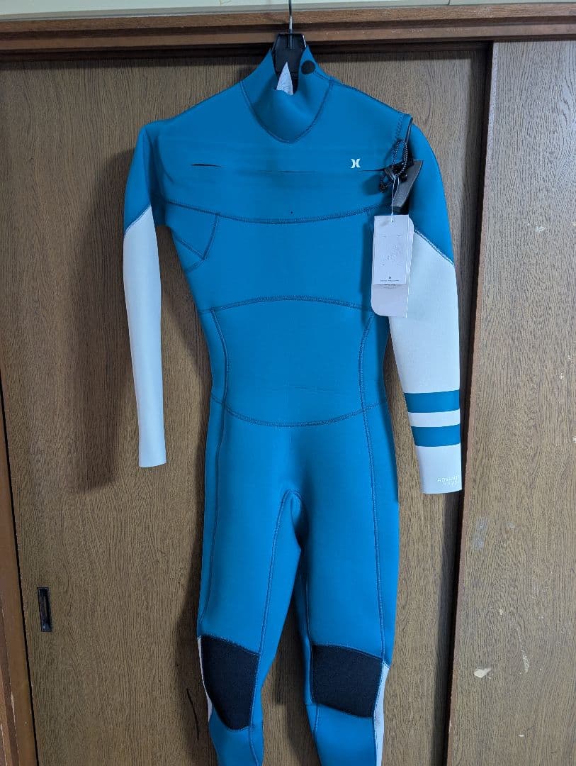 半額以下！新品未使用タグ付　長袖フルスーツHurley　レディースMS