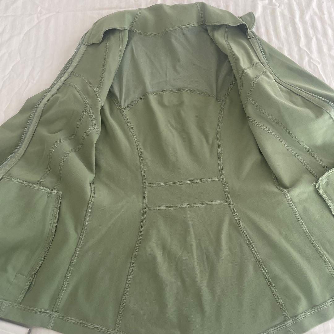 ルルレモン　レディースジャケット