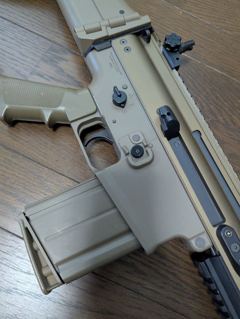 東京マルイ　次世代電動ガン　SCAR-H FDE