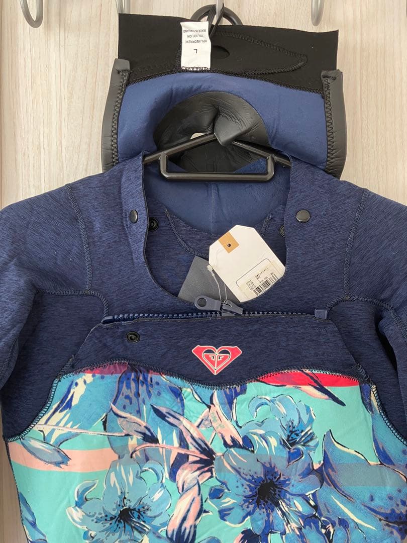 ROXY フラワープリント 3.2mm フルスーツ Lサイズ