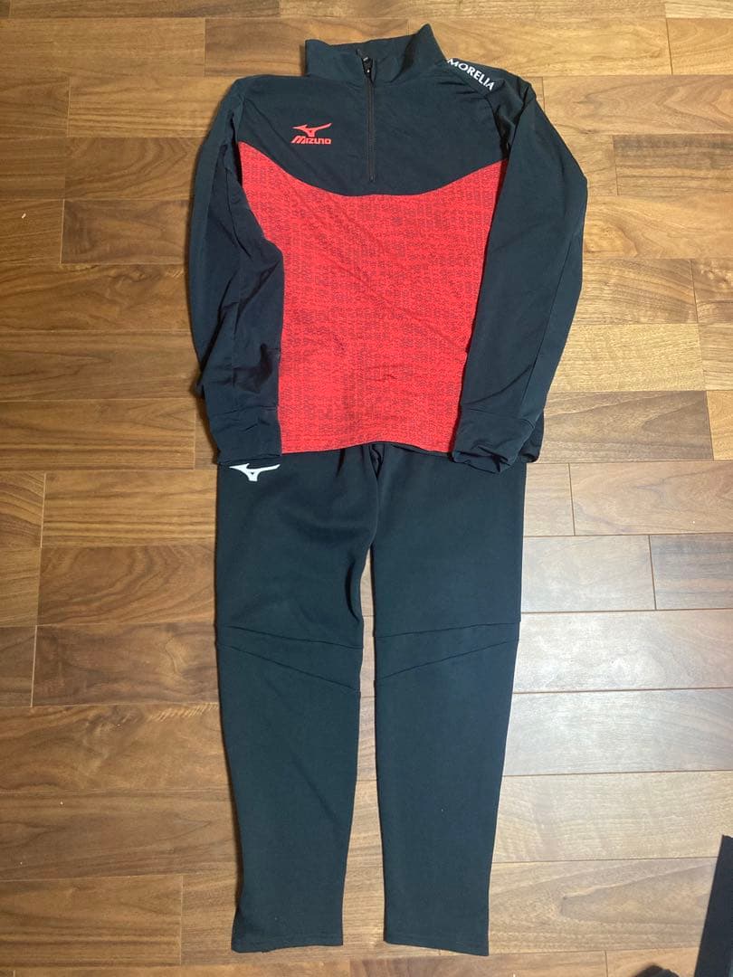 Mizuno MORELIA ジャージ上下セット 黒/赤