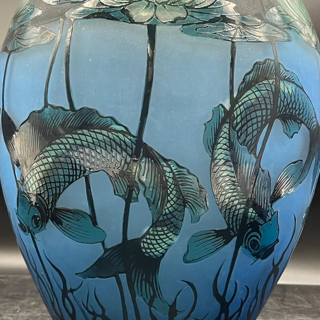 エミールガレ 　　鯉紋　特特大　花瓶　カメオ彫り　被せガラス　高さ40ｃｍ