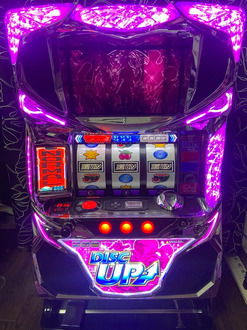 DISC UP スロットマシン