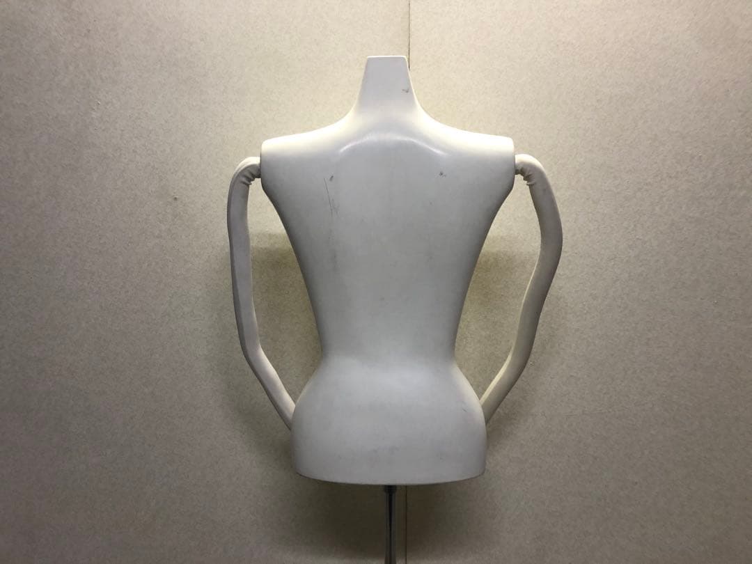 婦人トルソー・ボディ・マネキン稀有品(腕付)
