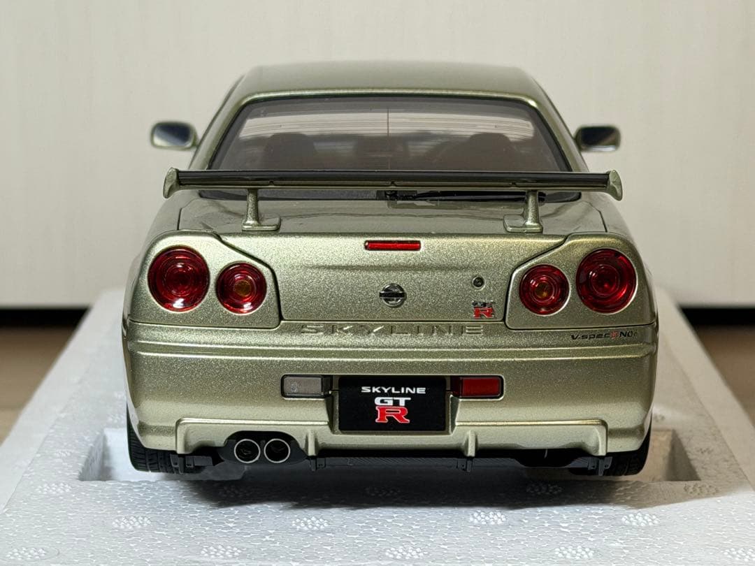 オートアート　1/18 GT-R R34 ミレニアムジェイド