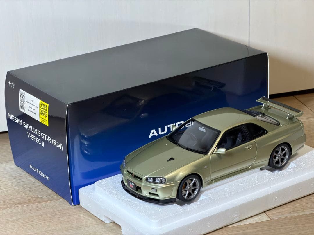 オートアート　1/18 GT-R R34 ミレニアムジェイド