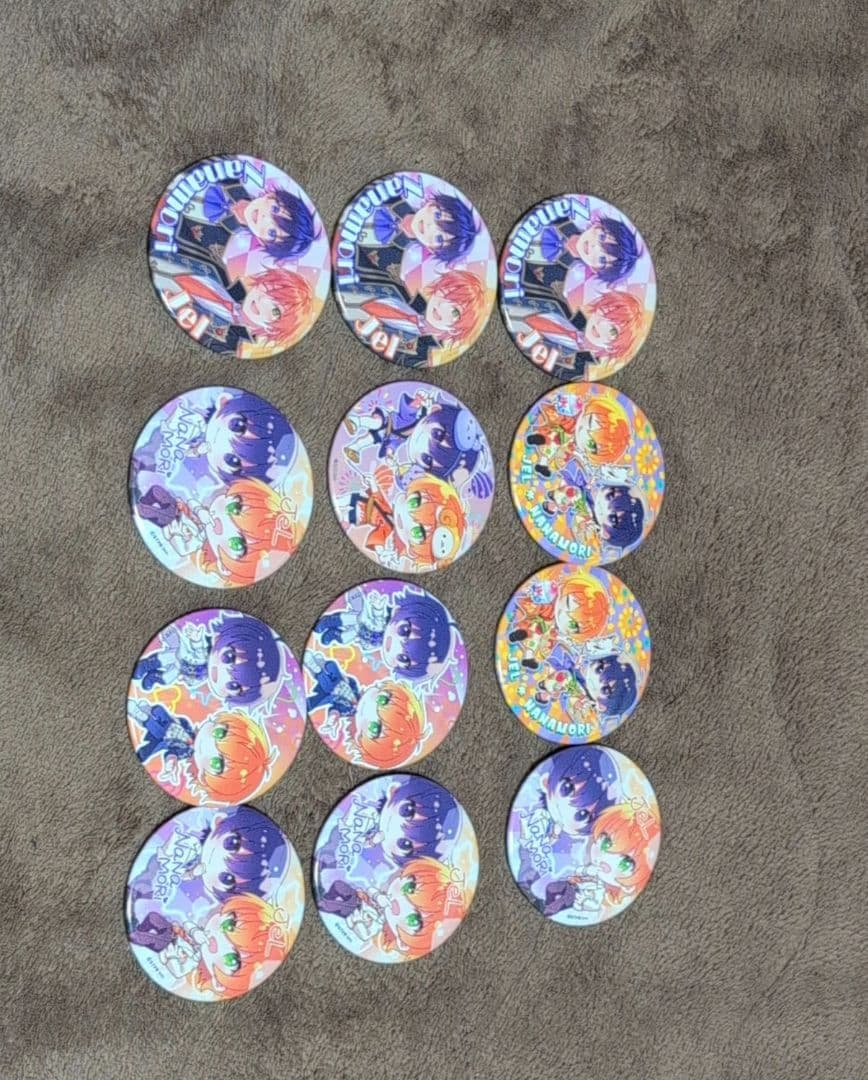 キャラクターグッズセット 多数のピンバッジ