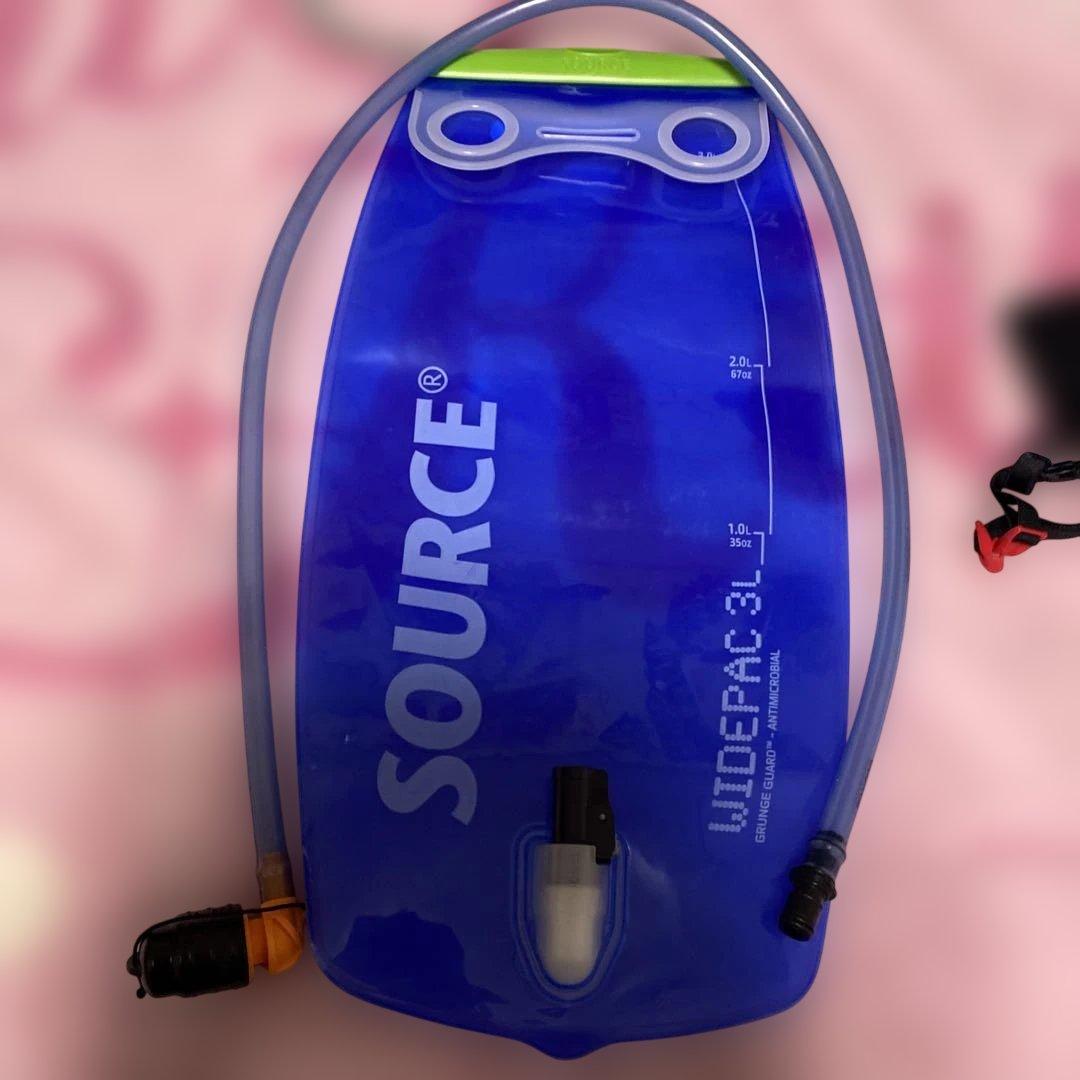 サロモン　アクティブスキン ブラック、SOURCEハイドレーション　セット　美品