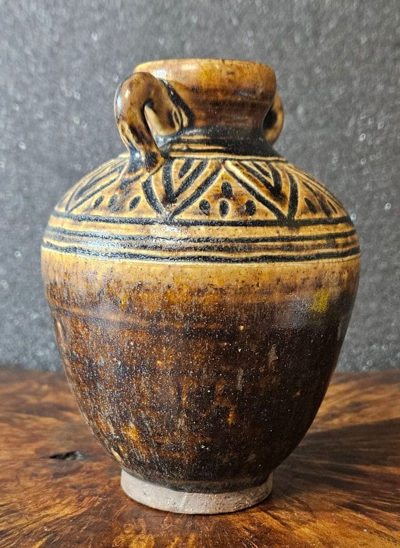 15〜16世紀　中国南方系古陶磁　東南アジア古陶磁　褐釉　陰刻文様　小壺花入茶入