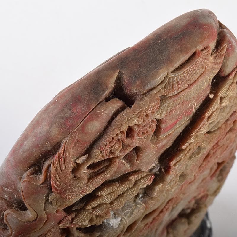 中国　玉石彫刻　鶏血石　山水人物刻　床飾　置物　唐木台付　F　R7719B