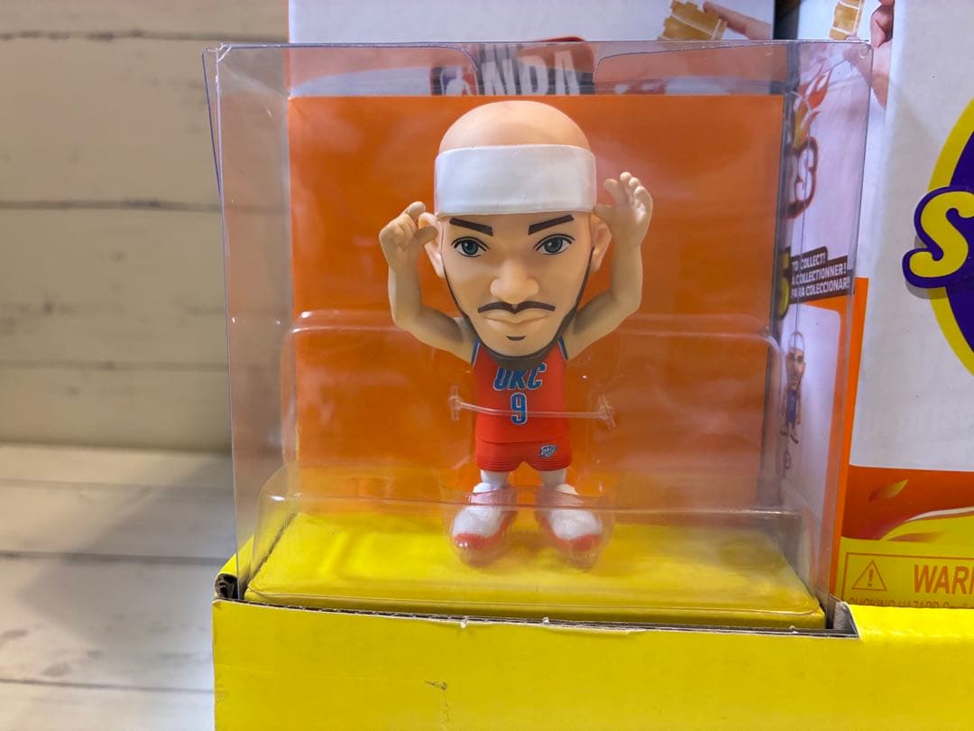 ★新品未開封★NBA BALLERS 5サプライズ シリーズ2 16個＋おまけ付