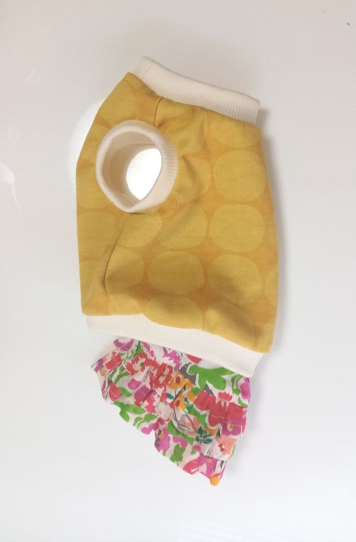 ハンドメイド　黄色の服