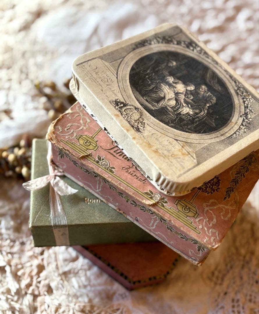 ★SALE★フランス　アンティーク　お菓子箱　プレゼンテーションボックス