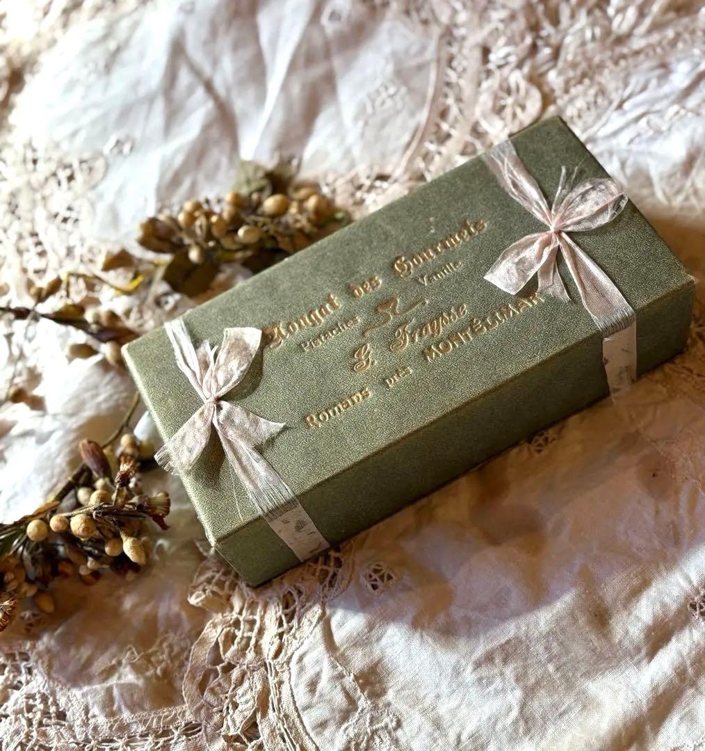 ★SALE★フランス　アンティーク　お菓子箱　プレゼンテーションボックス