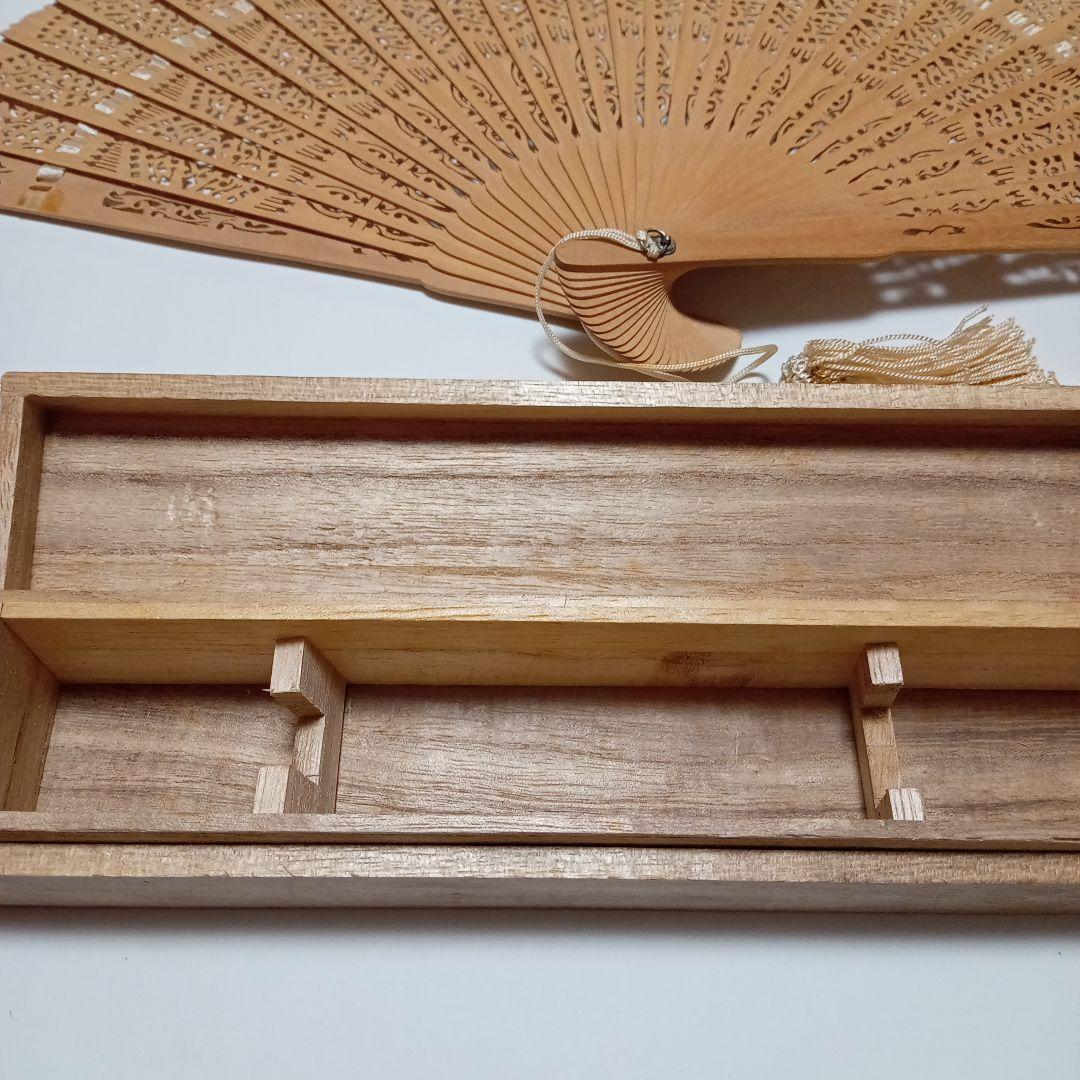 【宮脇賣扇庵】透かし彫り 白檀扇 扇子　日本舞踊　おしゃれ　綺麗　上品　格安