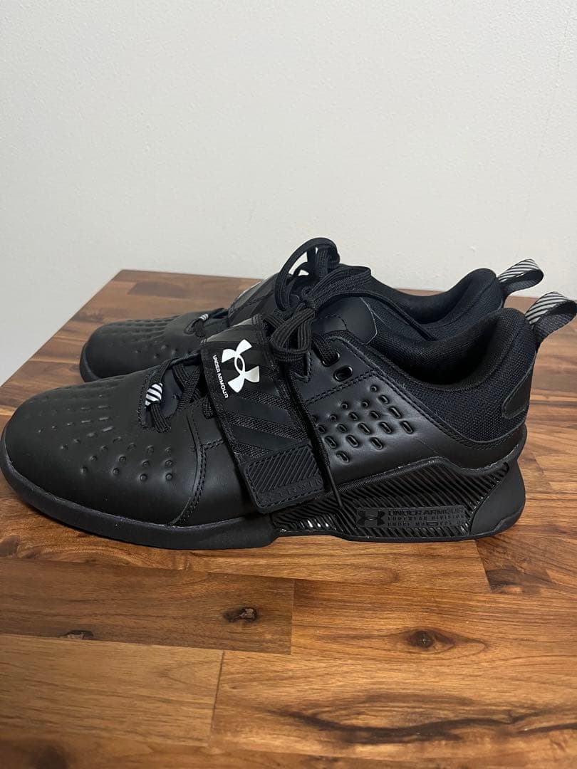 アンダーアーマー　ウエイトリフティングシューズ　スクワットシューズ