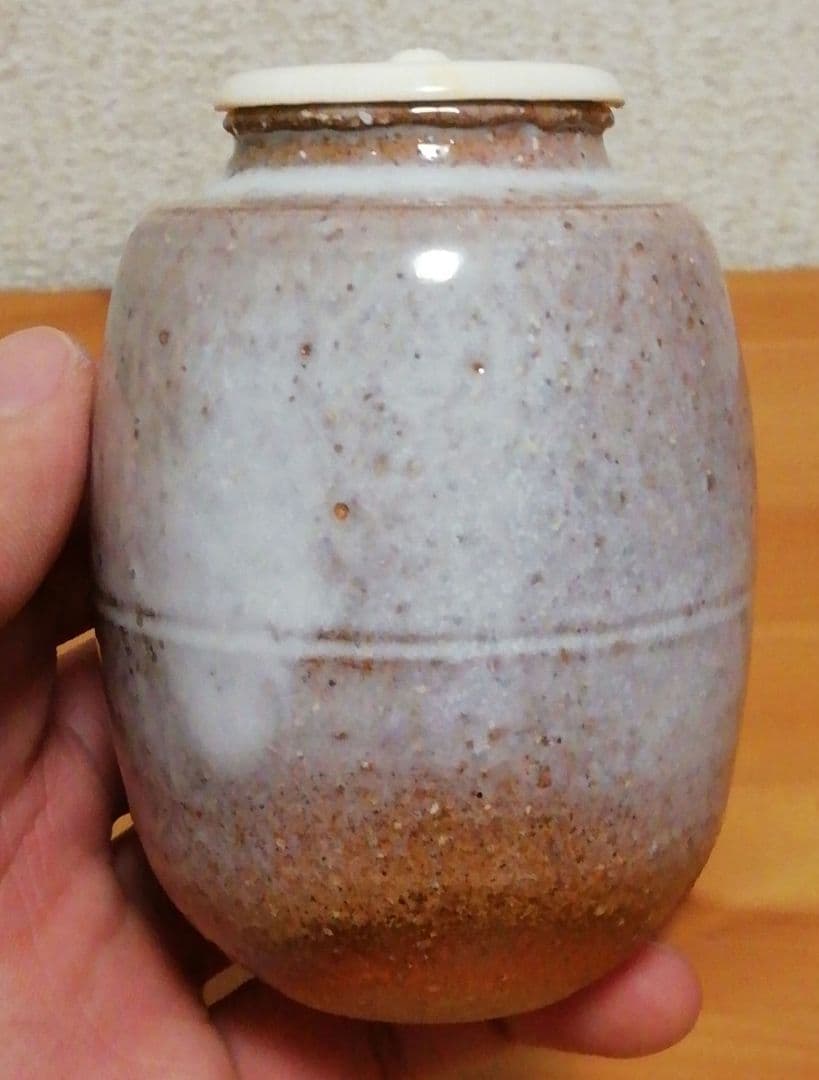 岡田裕作　萩焼　茶入　共箱　略歴付　仕服付　茶道具