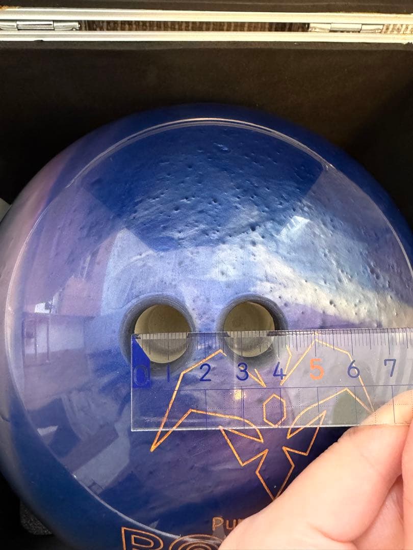 【美品】ボウリングボール 箱付き