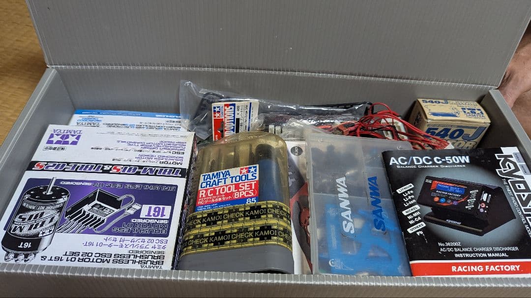 TRF102 TA06R ラジコンカー＆小物部品（収納運搬ケース付）