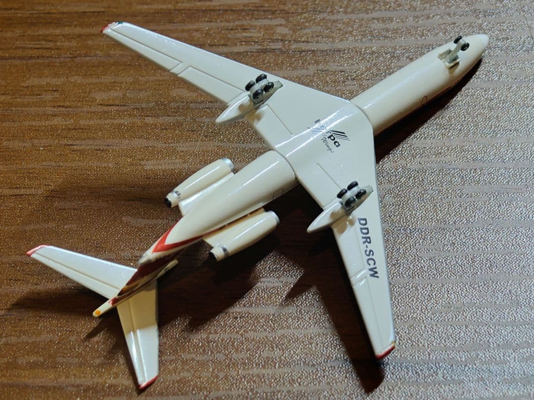 軍*姿様 Herpa Interflug Tupolev 134A 1/500